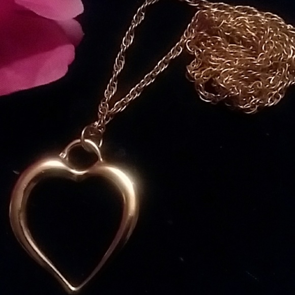 ๐"Give them ur He๐rt" Gold Heart & Neckalace๐ - Picture 4 of 8